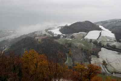 colline marchigiane innevate